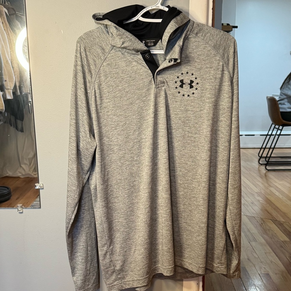 Under Armour Sweatshirt